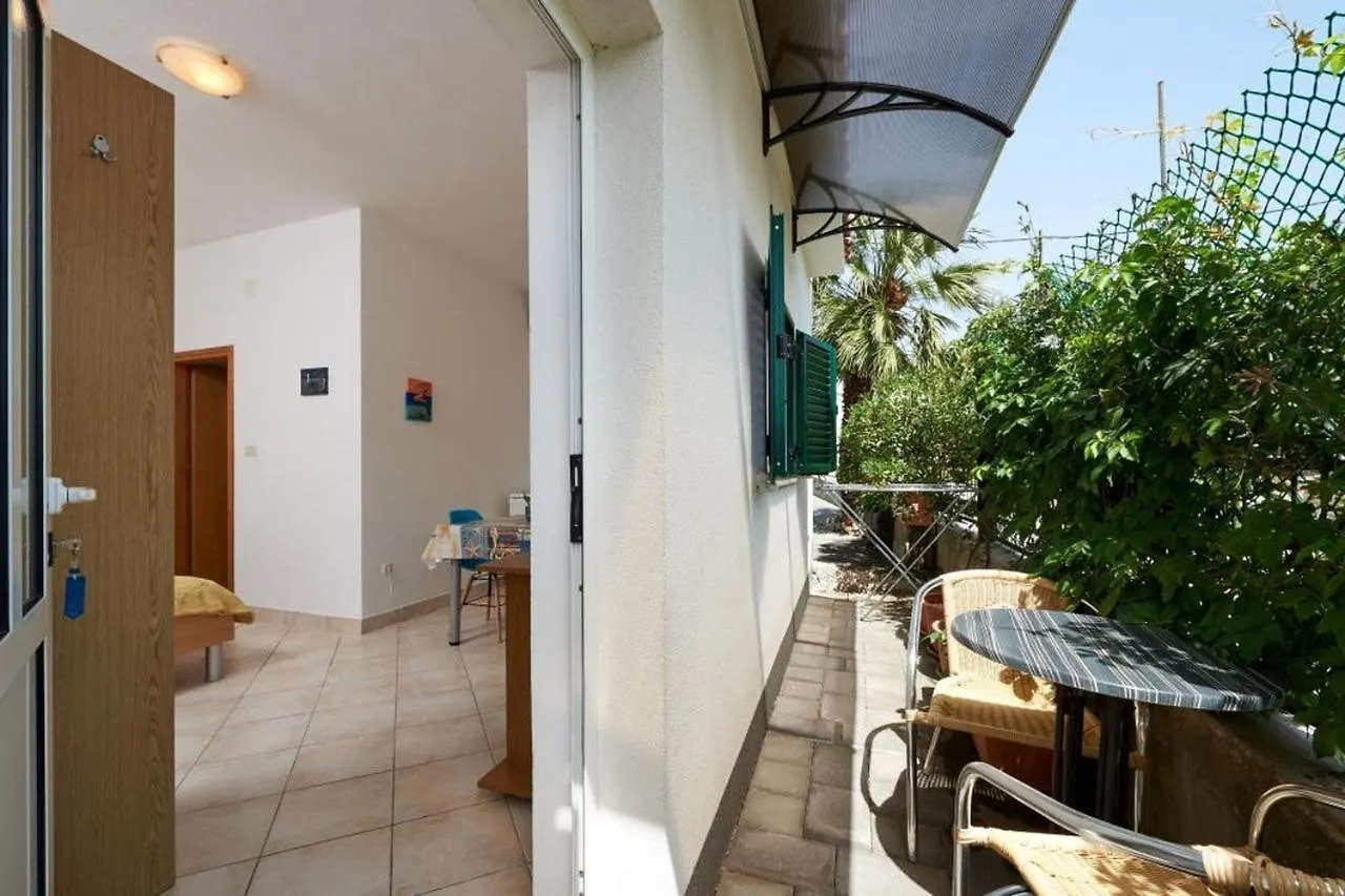 Studio Apartment In Seget Vranjica With Terrace, Air Conditioning, Wifi, Washing Machine 5052-1