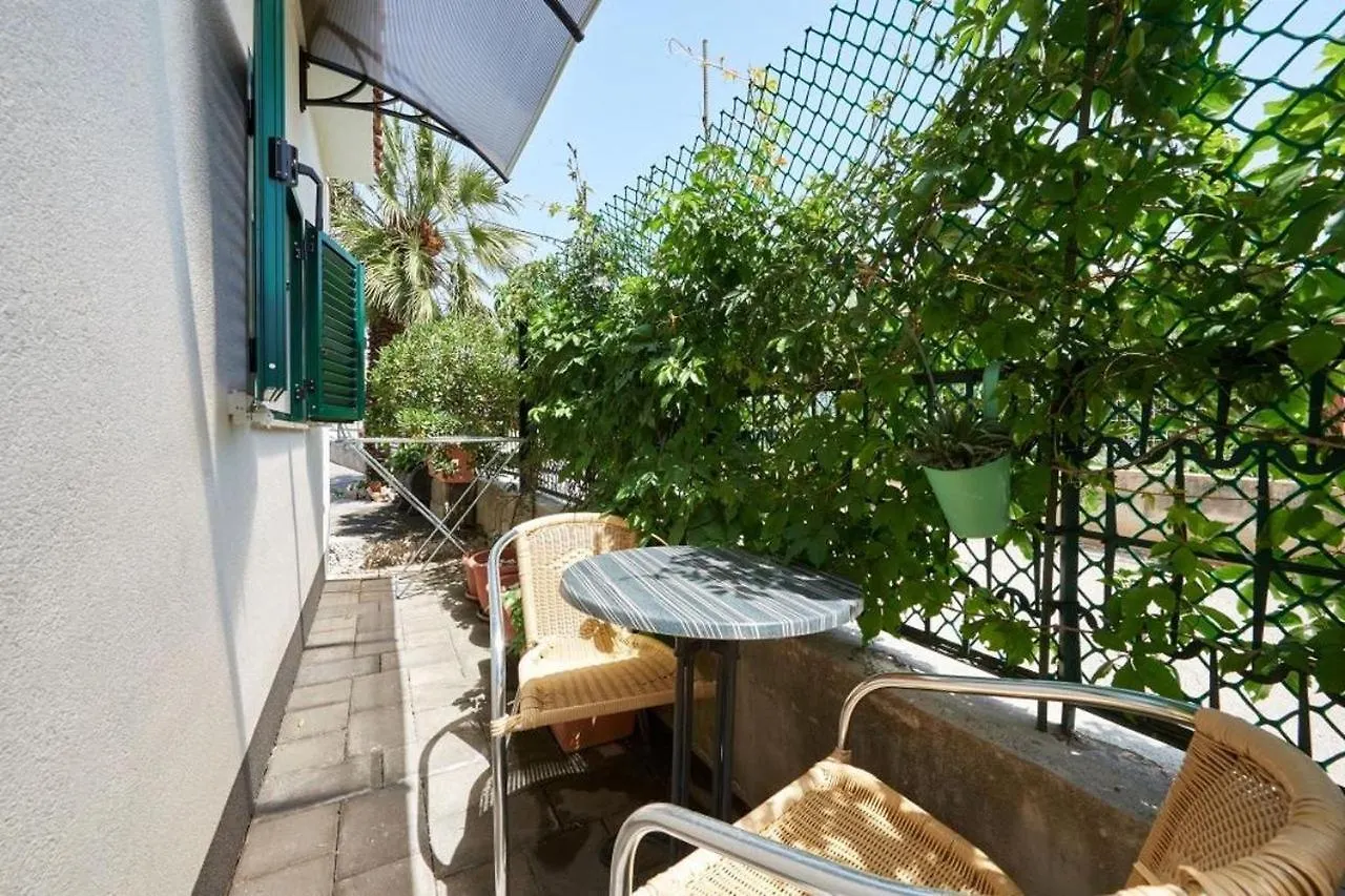 Studio Apartment In Seget Vranjica With Terrace, Air Conditioning, Wifi, Washing Machine 5052-1 0*,