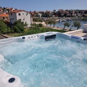 Apartment Rozana, Seget Vranjica